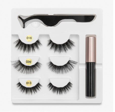 Pairs Of False Eyelashes With Magnets In Fashion